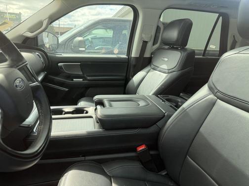 Oxford White 2025 Ford Expedition Max Platinum