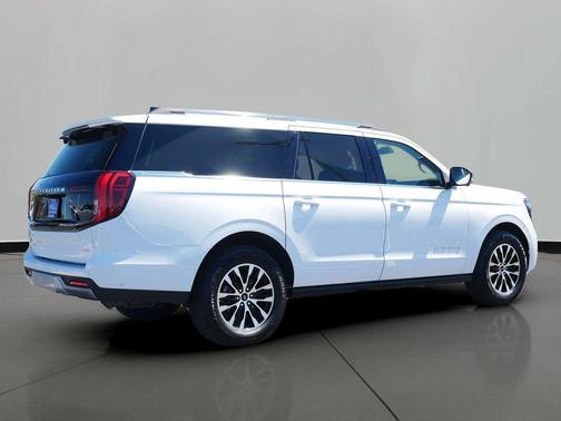 Oxford White 2025 Ford Expedition Max Platinum