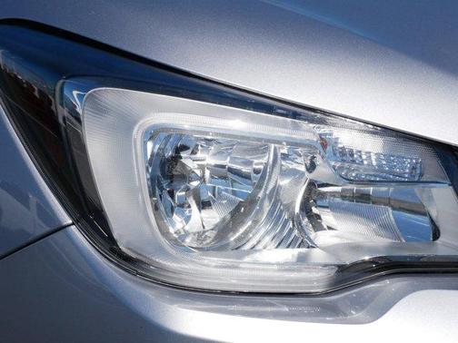 Ice Silver Metallic 2017 Subaru Forester 2.5i Premium