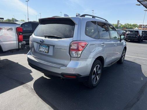 Ice Silver Metallic 2017 Subaru Forester 2.5i Premium