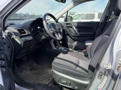 Ice Silver Metallic 2017 Subaru Forester 2.5i Premium