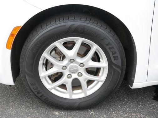 2020 Chrysler Pacifica Touring-L