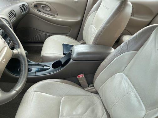 1998 Ford Taurus SE