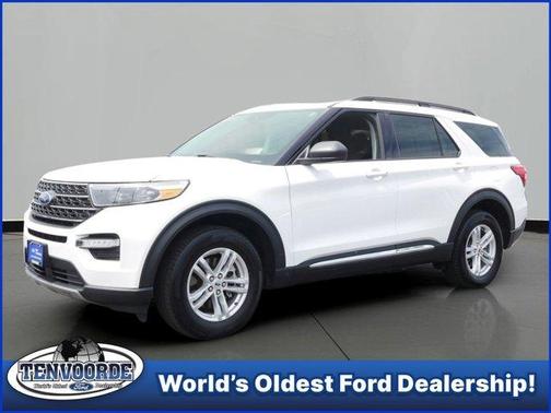 White Metallic 2023 Ford Explorer XLT