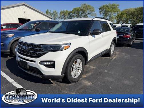 White Metallic 2023 Ford Explorer XLT