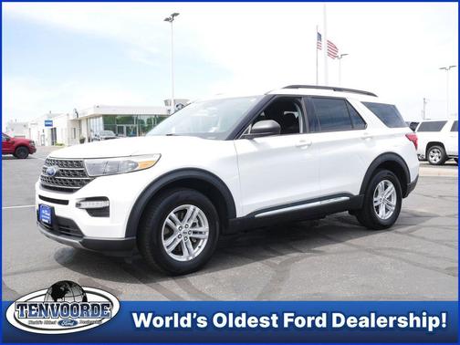 White Metallic 2023 Ford Explorer XLT