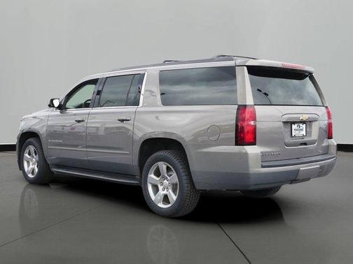 Pepperdust Metallic 2017 Chevrolet Suburban LT