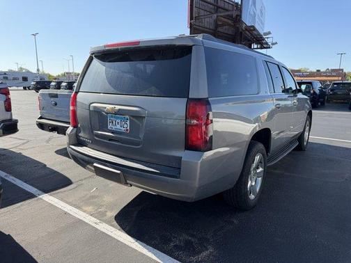 Pepperdust Metallic 2017 Chevrolet Suburban LT