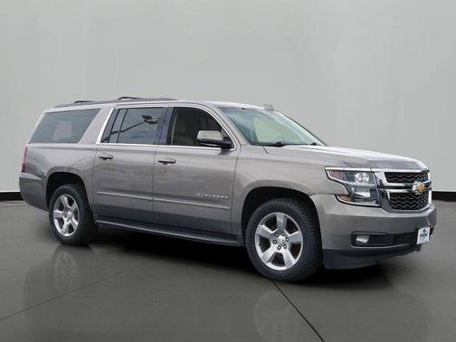 Pepperdust Metallic 2017 Chevrolet Suburban LT