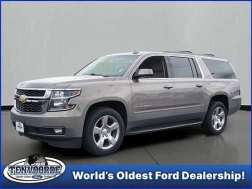 Pepperdust Metallic 2017 Chevrolet Suburban LT