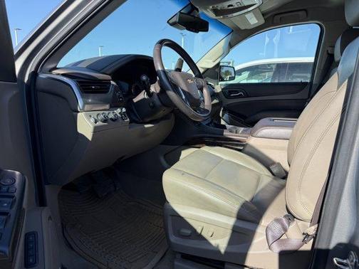 Pepperdust Metallic 2017 Chevrolet Suburban LT