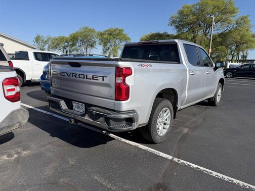 Silver Ice Metallic 2019 Chevrolet Silverado 1500 LT