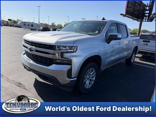 Silver Ice Metallic 2019 Chevrolet Silverado 1500 LT
