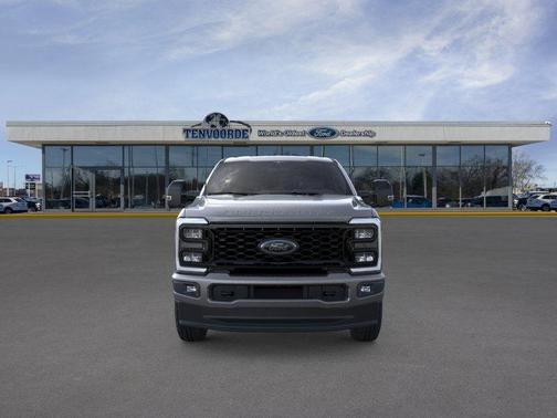 Carbonized Gray Metallic 2026 Ford F-250 Lariat