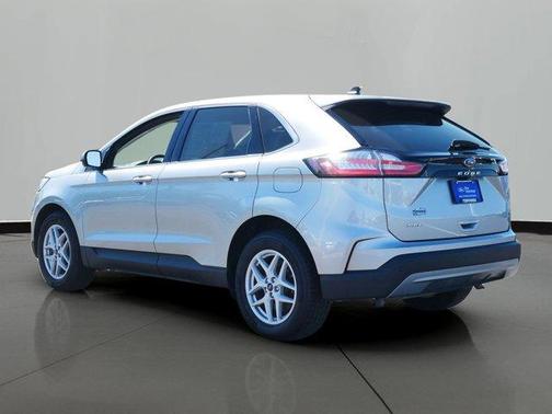 Silver Metallic 2022 Ford Edge SEL