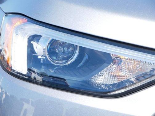 Silver Metallic 2022 Ford Edge SEL