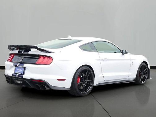 Oxford White 2022 Ford Shelby GT500 Base