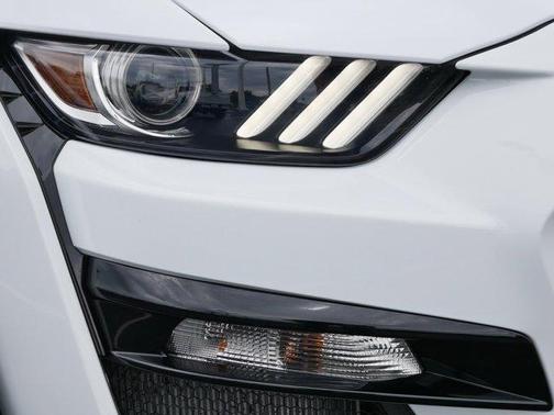 Oxford White 2022 Ford Shelby GT500 Base