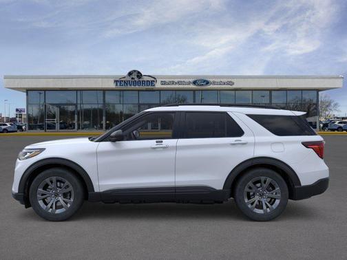 Space White Metallic 2026 Ford Explorer Active