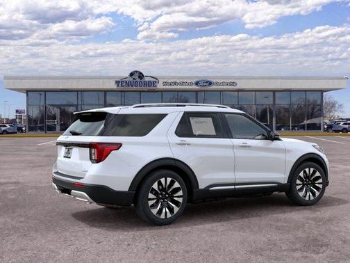 Star White 2027 Ford Explorer Platinum