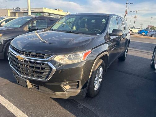 Mosaic Black Metallic 2018 Chevrolet Traverse LS