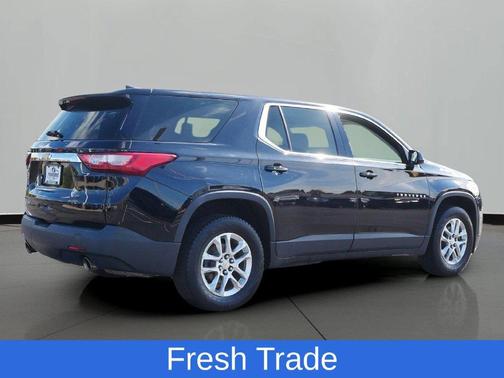 Mosaic Black Metallic 2018 Chevrolet Traverse LS