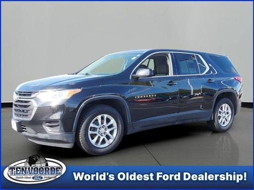 Mosaic Black Metallic 2018 Chevrolet Traverse LS