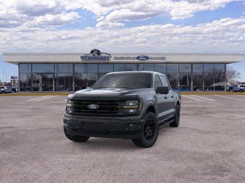 Agate Black Metallic 2026 Ford F-150 XLT