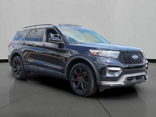 Black Metallic 2023 Ford Explorer ST