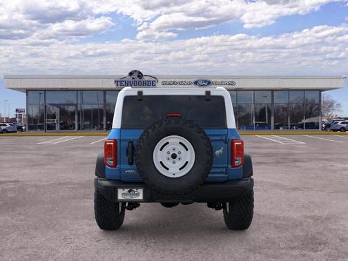 Velocity Blue Metallic 2026 Ford Bronco Heritage Edition
