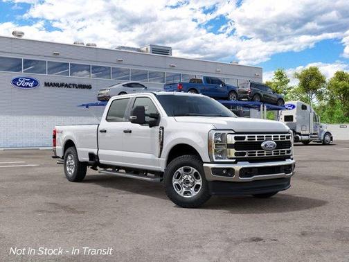 Oxford White 2027 Ford F-250 XLT