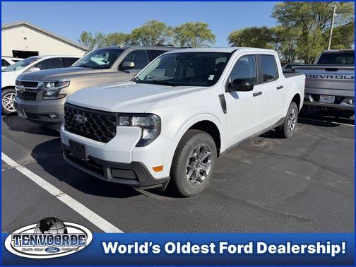 Space White Metallic 2025 Ford Maverick XLT