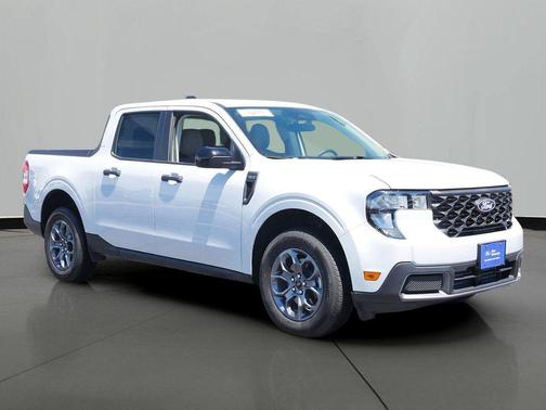 Space White Metallic 2025 Ford Maverick XLT