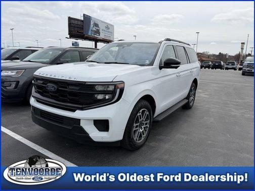 Oxford White 2025 Ford Expedition Active