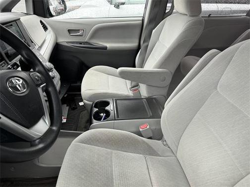 2015 Toyota Sienna LE