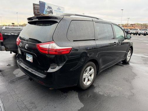 2015 Toyota Sienna LE