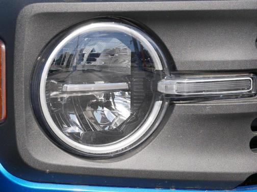Velocity Blue Metallic 2023 Ford Bronco Black Diamond