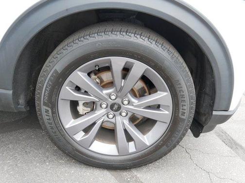 White Metallic 2023 Ford Explorer XLT