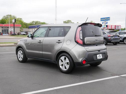 Titanium Gray 2016 Kia Soul Base
