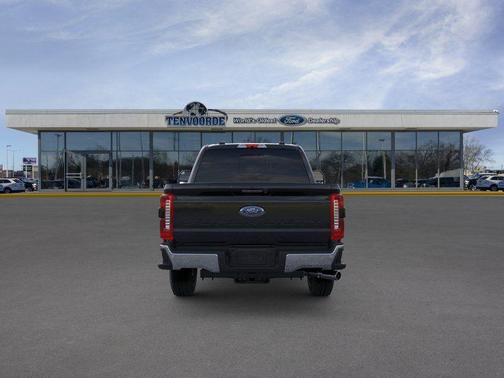Agate Black Metallic 2026 Ford F-250 Lariat