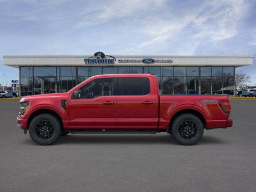 Ruby Red Metallic Tinted Clearcoat 2026 Ford F-150 XLT