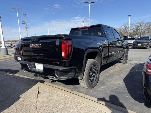 2025 GMC Sierra 1500 AT4