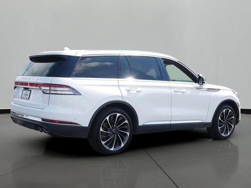 White Metallic 2023 Lincoln Aviator Reserve AWD