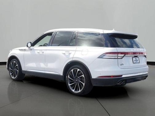 White Metallic 2023 Lincoln Aviator Reserve AWD
