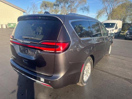Granite Crystal Clearcoat Metallic 2021 Chrysler Pacifica Touring-L
