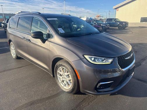 Granite Crystal Clearcoat Metallic 2021 Chrysler Pacifica Touring-L