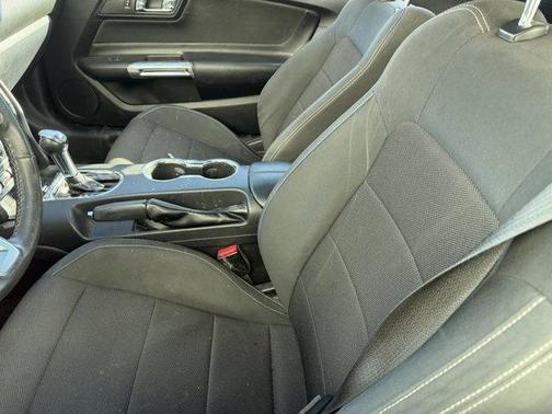 2015 Ford Mustang V6