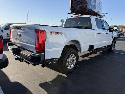 Oxford White 2024 Ford F-350 XLT