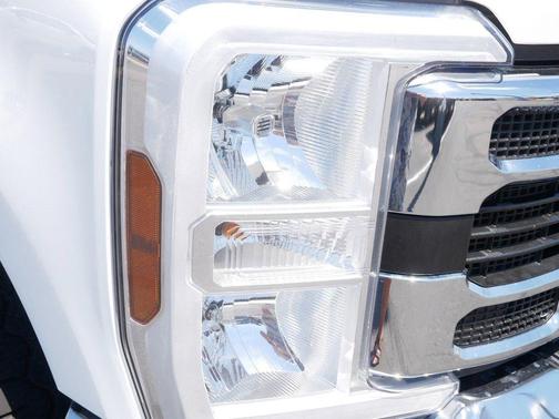Oxford White 2024 Ford F-350 XLT