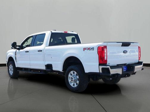 Oxford White 2024 Ford F-350 XLT